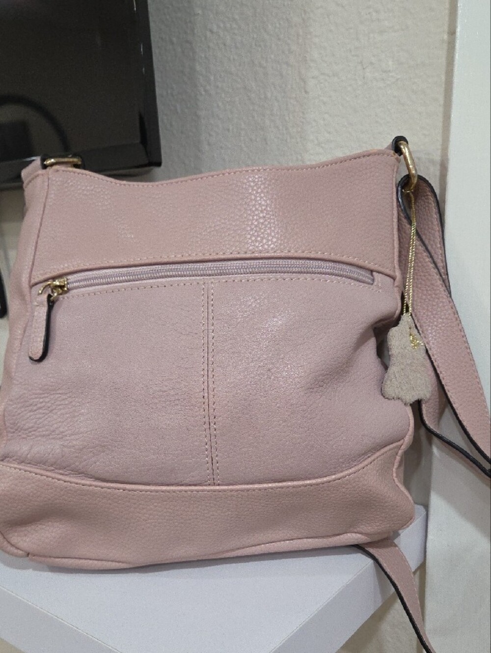 Giani Bernini Blush Pink Leather Shoulder Bag with Gold Charm - Picture 2 of 4